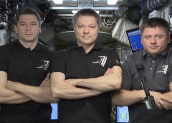 Космонавты с МКС поздравили россиян с Днем космонавтики