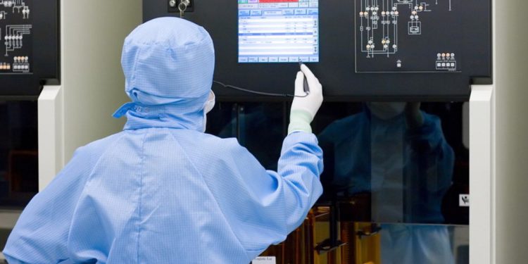 Завод «Микрон» наладил производство 59 новых изделий в 2023 году