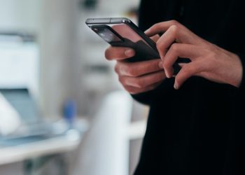 Производители российской электроники предложили запретить параллельный импорт смартфонов и ноутбуков