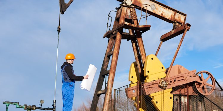Эксперты: к 2030 году добыча нефти может сократиться на 20%