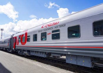 Очередная партия пассажирских вагонов была отправлена из Твери на Сахалин