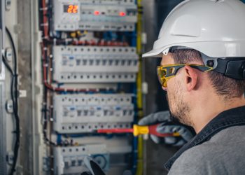 Работа электриком с применением VR-технологий становится реальностью