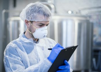 В России создали новый упаковочный материал с двумя полезными свойствами