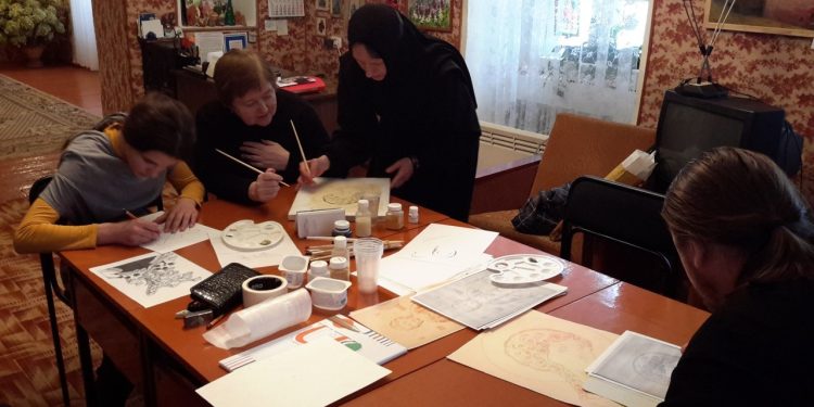 Лицевое и золотное шитье: история матушки Агнии и её пути к возрождению