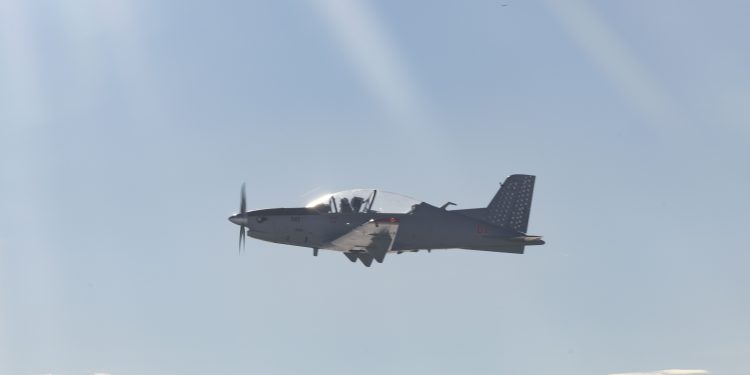 Учебно-тренировочный самолет УТС-800 — будущее подготовки летчиков на IDEX-2025