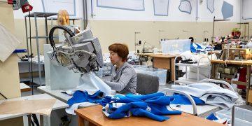 Оборот московских производителей текстиля и одежды вырос на 42%