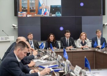 Передовые инженерные школы представляют свои достижения на заседании с Фальковым
