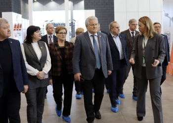 Депутаты Самарской губернской думы обсуждают развитие беспилотной авиации в регионе