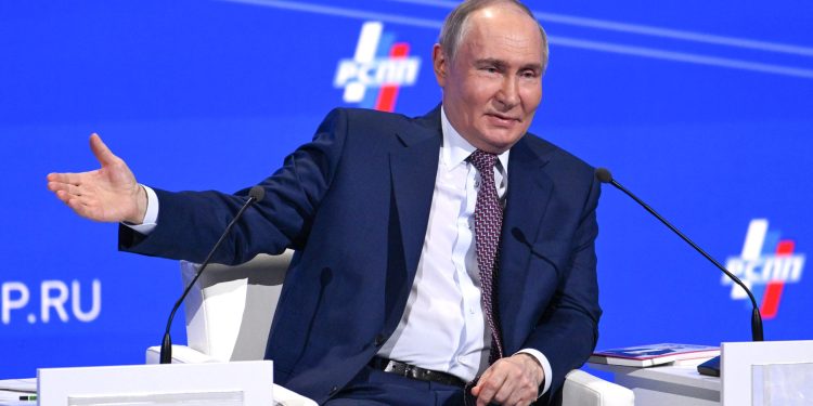 Путин призвал к сдерживанию инфляции и снижению уровня безработицы в стране