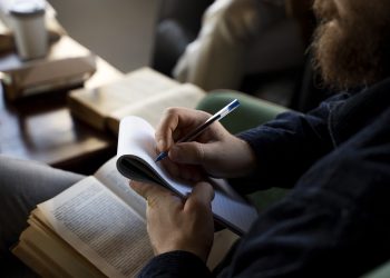 Российские и казахские писатели обсудили будущее литературы в эпоху ИИ