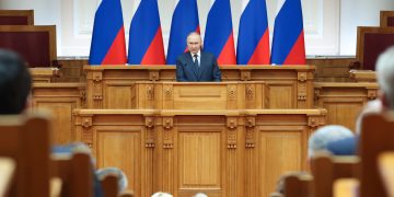 Владимир Путин обозначил роль парламентариев в укреплении суверенитета и поддержке обороны страны