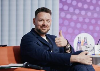 Юрий Нестеренко подчеркивает ценность участия в ПМЭФ для профессионалов