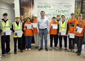 Стажировка на Галичском фанерном комбинате открывает перспективы для студентов профессиональных образовательных учреждений