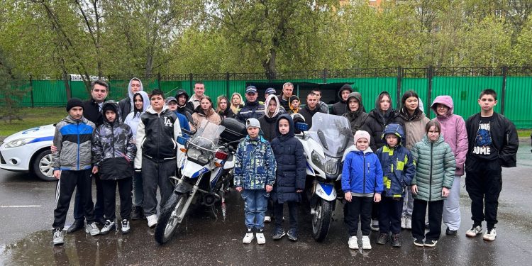 Госавтоинспекция и общественники провели практические занятия по безопасности для московских школьников