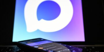 Крупные российские банки внедряют денежные переводы и оплату через мессенджер Max