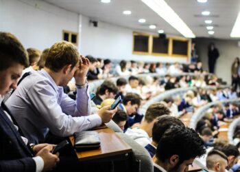 НИУ ВШЭ разработает инструмент для оценки отношения студентов к традиционным ценностям