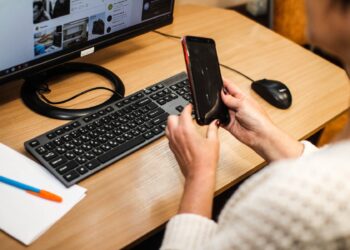 Эксперт: нейросети становятся неотъемлемой частью современного бизнеса
