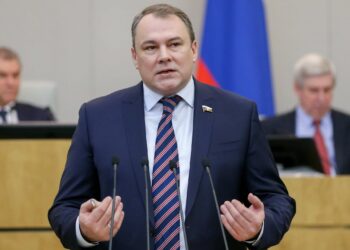 Толстой: при развитии ИИ в России должны учитывать интересы граждан