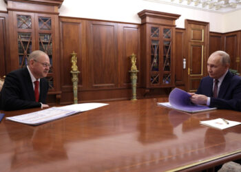 Мельниченко доложил Путину о росте экономики региона