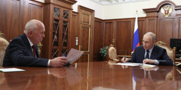 Путин заслушал доклад Чемезова о рекордной выручке Ростеха в 4,5 триллиона