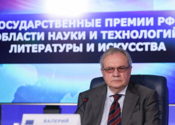 Государственные премии присудили за вклад в науку, искусство и благотворительность