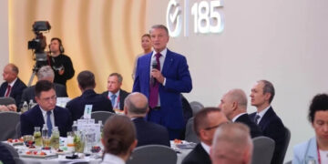 Греф объяснил, почему российской экономике трудно