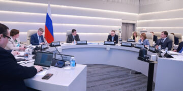 Новак поручил разобраться с балансом на рынке труда