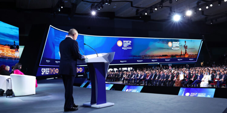 Путин заявил о смене парадигмы глобального развития