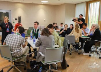 Фонд «Система» запускает школу для молодых биотехнологов