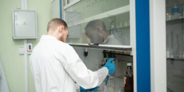 Нейросеть отбирает перспективные соединения для лекарств