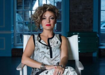 Елена Кипер выпустила сингл-пророчество о любви