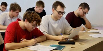 Обмен практикантами укрепляет связи между заводами