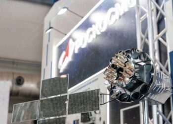 Спутники на эллиптической орбите обеспечат связью Арктику