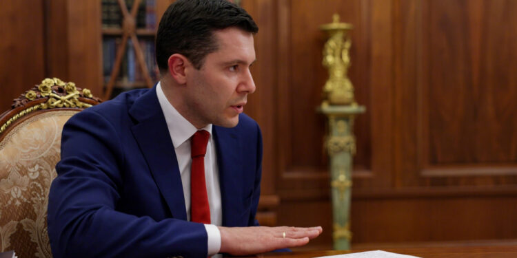 Алиханов предложил распространить нацрежим на работы и услуги