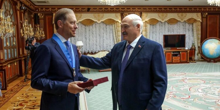 Мантуров обсудил с Лукашенко приоритетные проекты сотрудничества