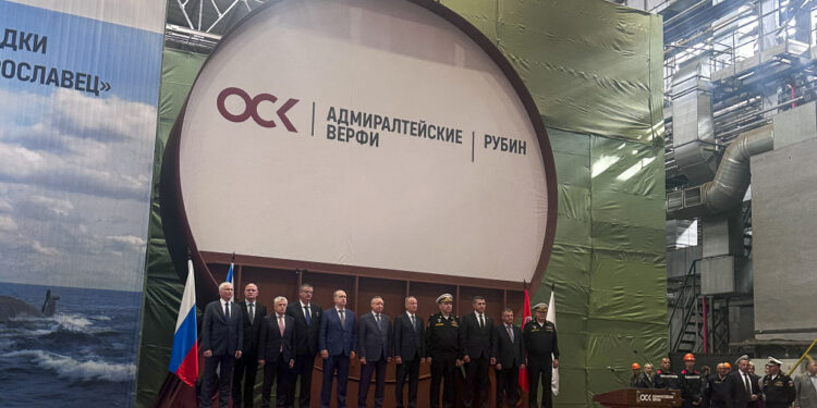 Подводные лодки проекта 677 строят по модернизированному проекту