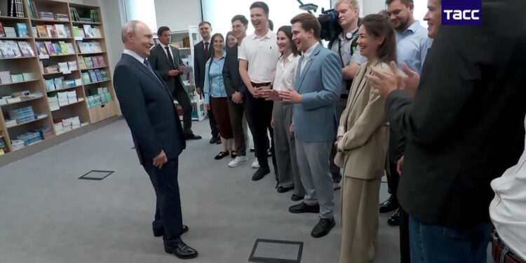 Путин назвал доверие ИИ разумным, но ограниченным