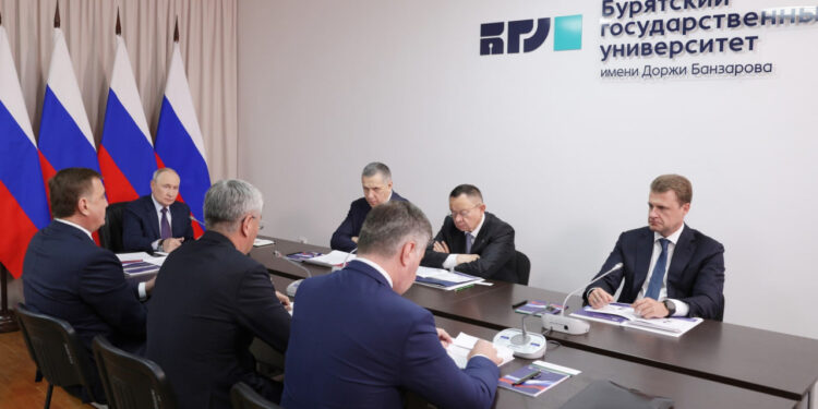 Президент поставил задачу обновить транспортный парк в городах России
