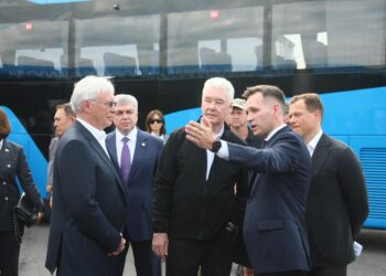 Собянин: совместно с КАМАЗом решаем вопросы технологического суверенитета