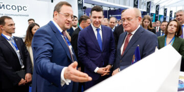 Алиханов предложил национальный режим в закупках образовательных роботов