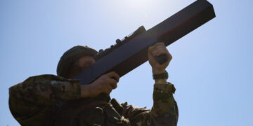 Почтовикам выдадут антидроновые ружья