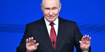 Путин отметил вклад столицы в оборону и помощь регионам