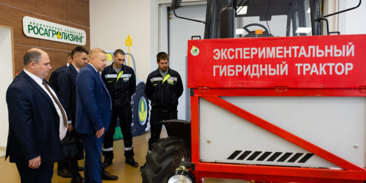 МТЗ пригласил учёных Тимирязевки на совместные испытания гибридного трактора