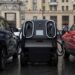 Зарядная станция-робот сама приезжает к электромобилю