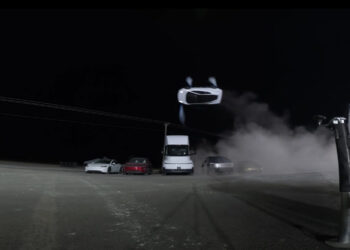 Маск заявил о конце эпохи ручного управления Tesla